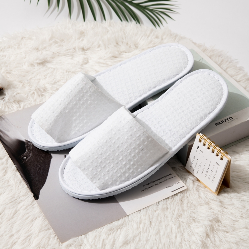 PAPUCI HOTEL (SPA) DE UNICĂ FOLOSINȚĂ ”SPA ELLITE” (100 perechi)